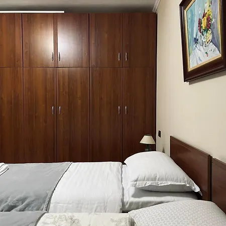 Apartamento Cozy & Authentic - 3min Walk To Center Tirana