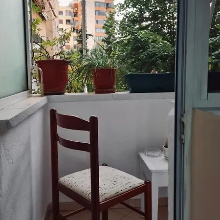 Cozy & Authentic - 3min Walk To Center 아파트 *